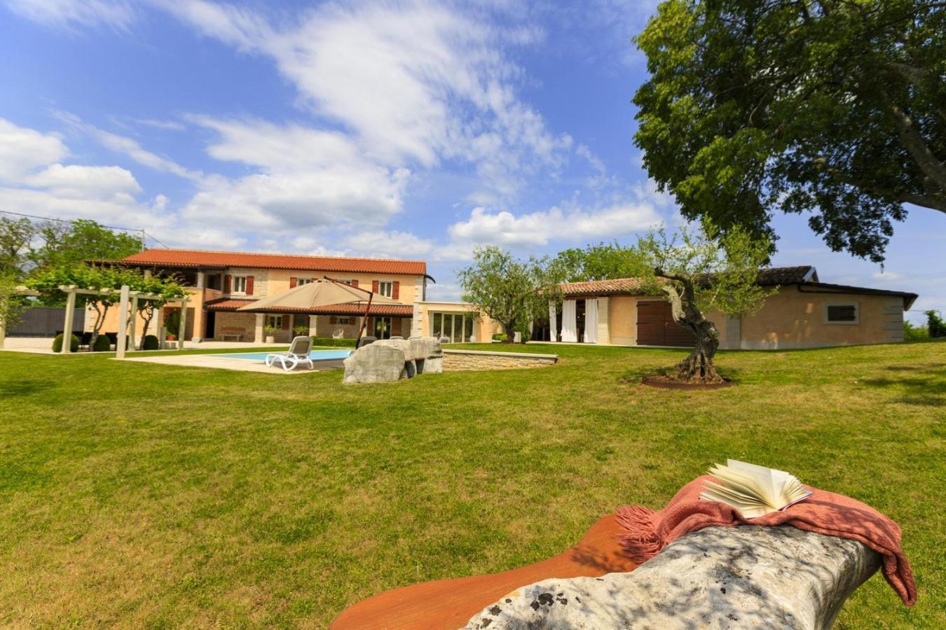 Villa Viscum In Central Istria For 8 Persons With Large Garden - Pet Friendly Pazin Dış mekan fotoğraf