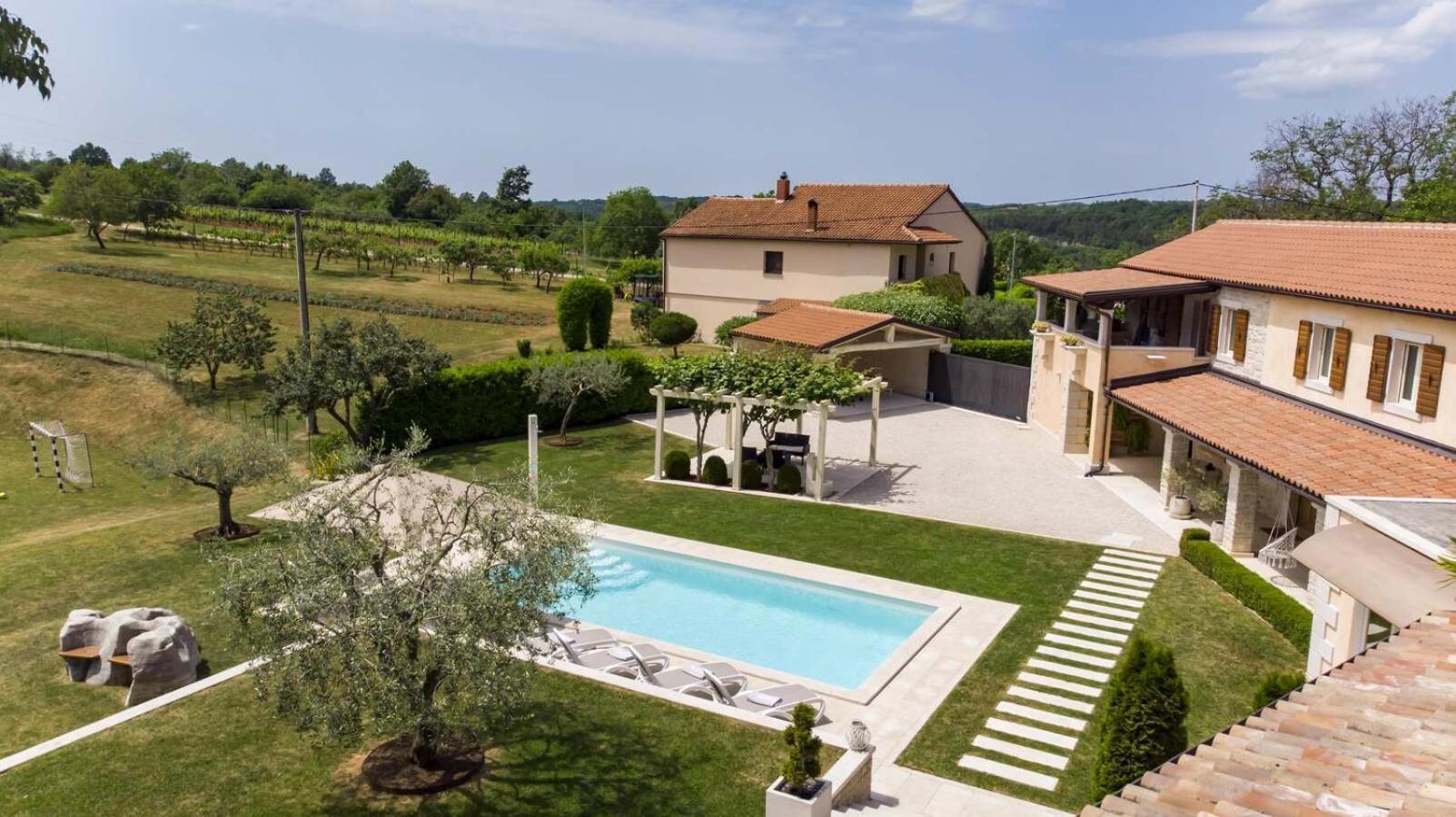 Villa Viscum In Central Istria For 8 Persons With Large Garden - Pet Friendly Pazin Dış mekan fotoğraf