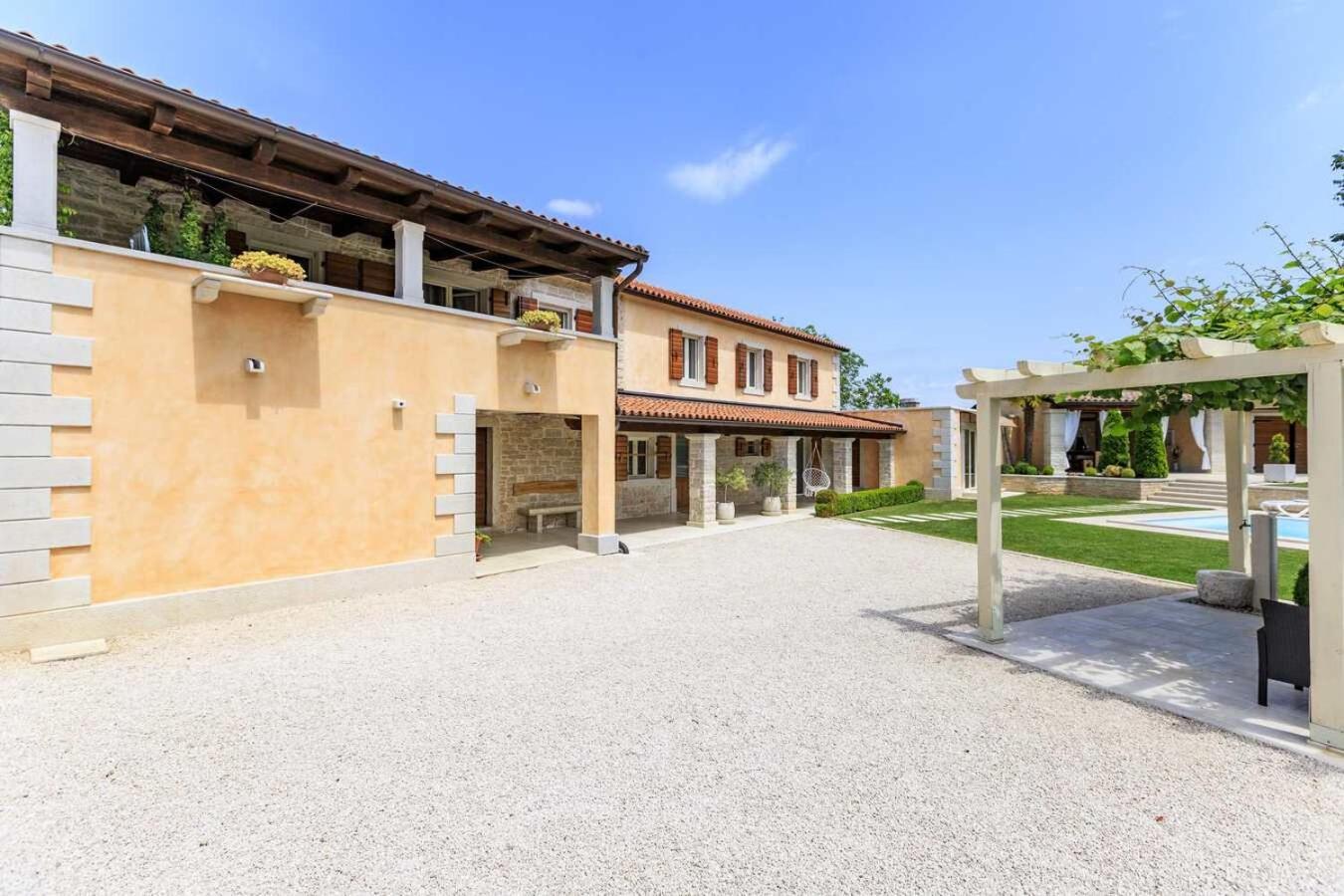 Villa Viscum In Central Istria For 8 Persons With Large Garden - Pet Friendly Pazin Dış mekan fotoğraf
