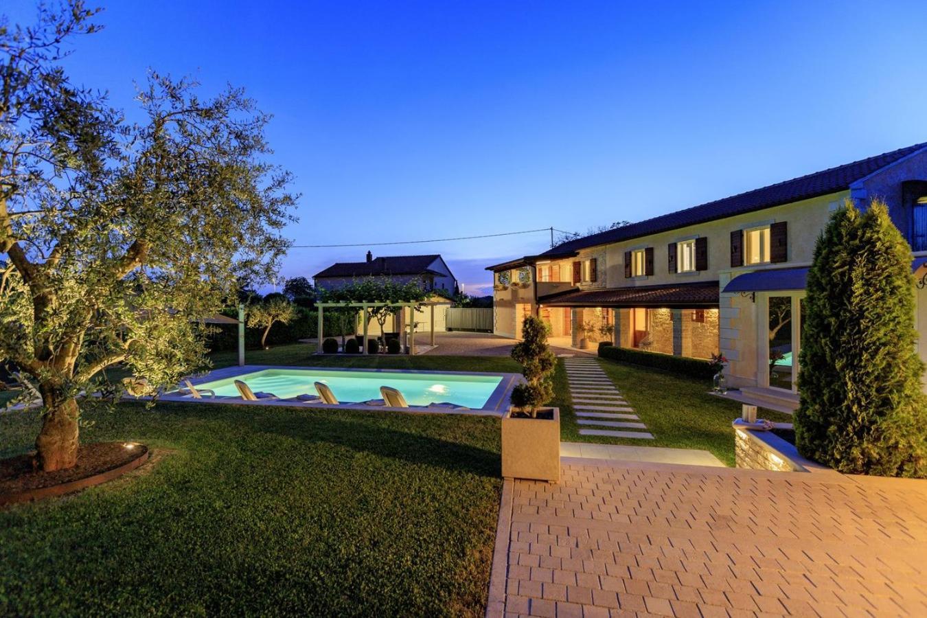Villa Viscum In Central Istria For 8 Persons With Large Garden - Pet Friendly Pazin Dış mekan fotoğraf