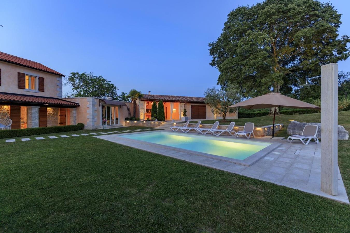 Villa Viscum In Central Istria For 8 Persons With Large Garden - Pet Friendly Pazin Dış mekan fotoğraf