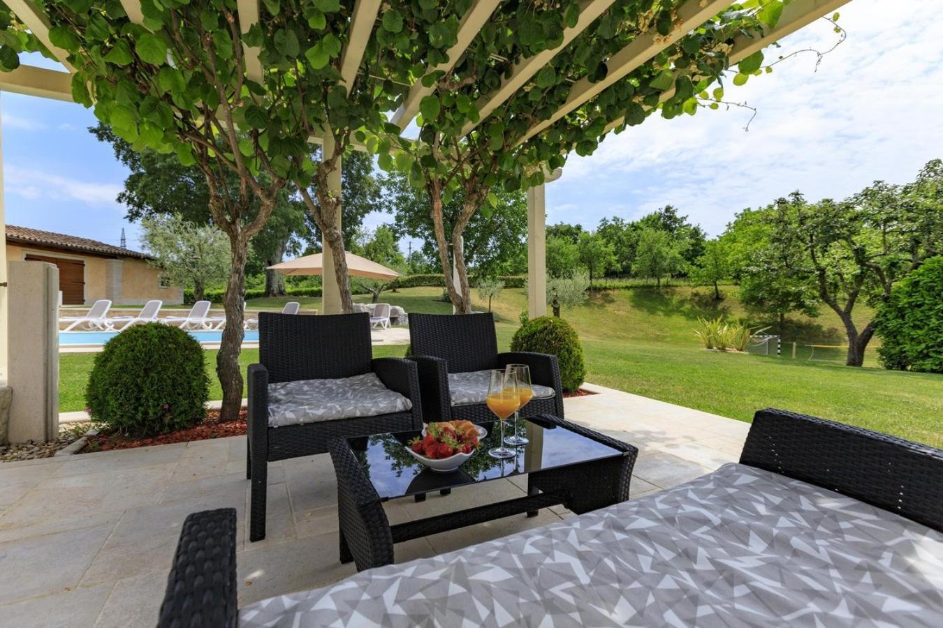 Villa Viscum In Central Istria For 8 Persons With Large Garden - Pet Friendly Pazin Dış mekan fotoğraf