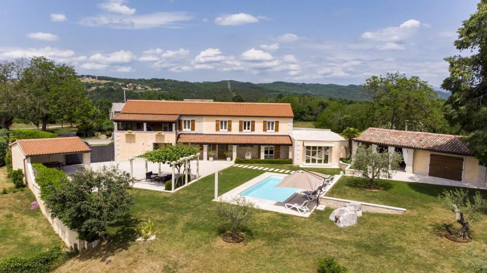 Villa Viscum In Central Istria For 8 Persons With Large Garden - Pet Friendly Pazin Dış mekan fotoğraf